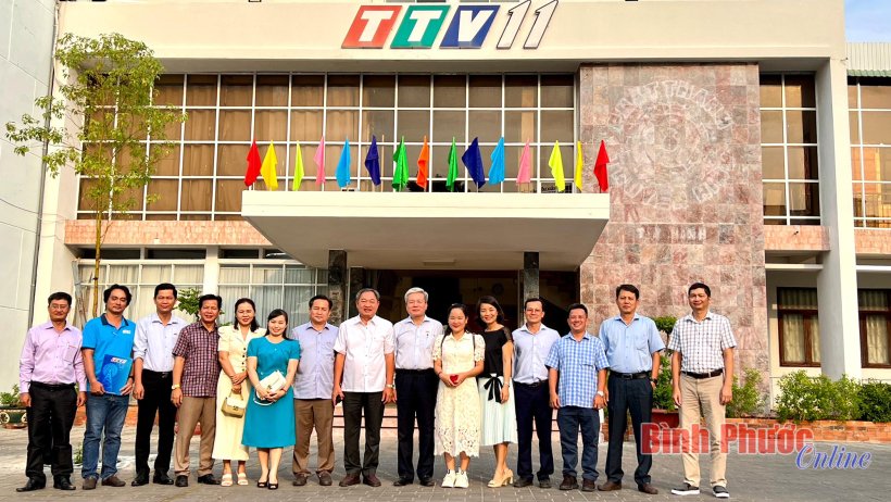 BPTV thăm, trao đổi kinh nghiệm tại Báo và Đài PT-TH Tây Ninh