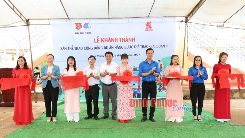 Khánh thành công trình dự án nâng bước thể thao tại xã Phú Nghĩa