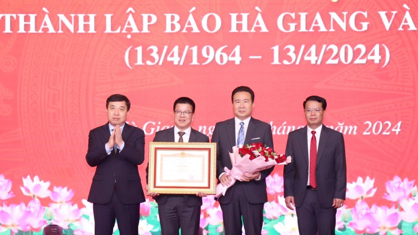 Lễ kỷ niệm 60 năm thành lập Báo Hà Giang và ra <strong class="highlight">số</strong> báo đầu tiên