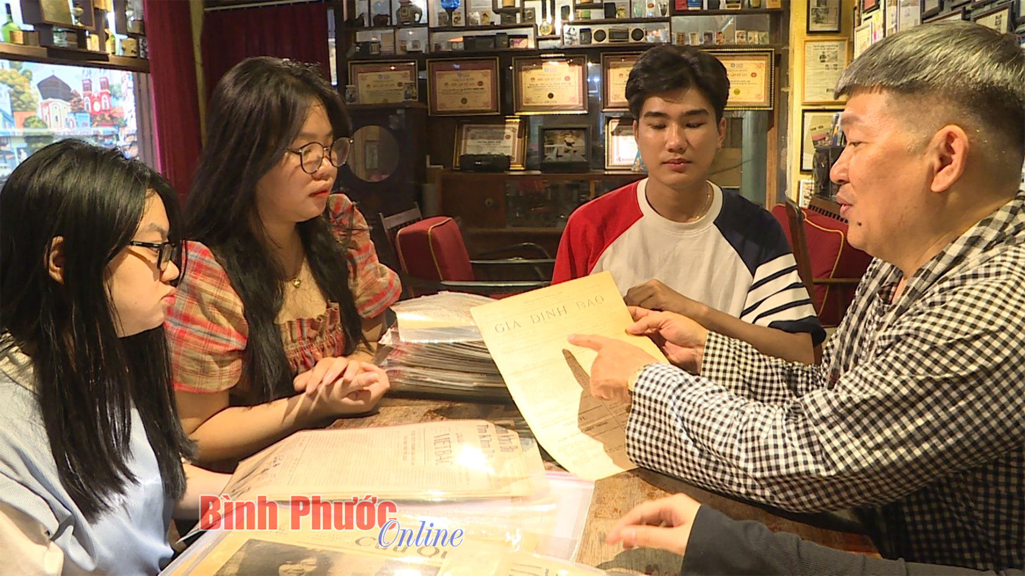 Báo xưa, chuyện cũ, giá trị mới