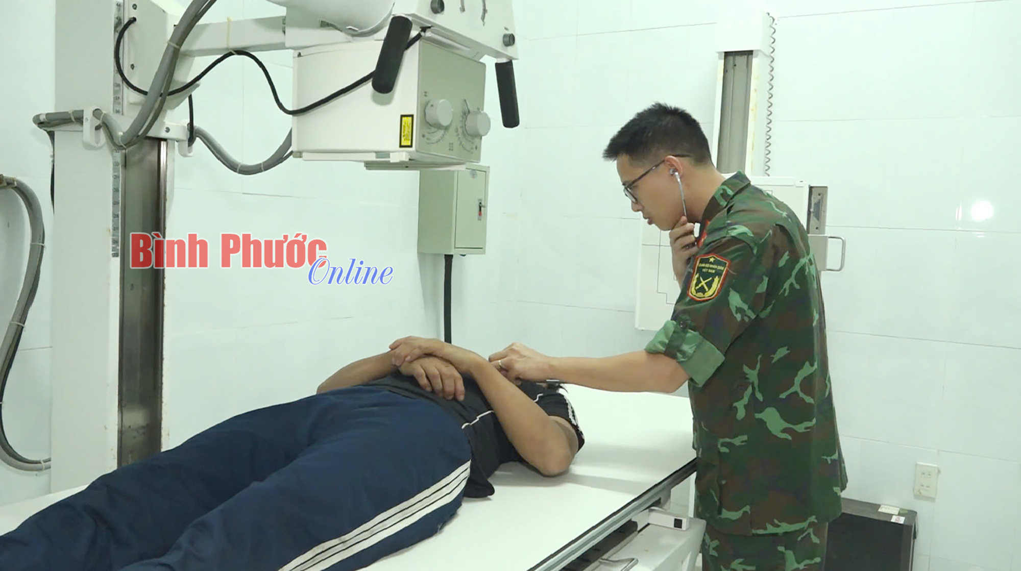 Bệnh xá đảo Song Tử Tây cấp cứu ngư dân bị giảm áp