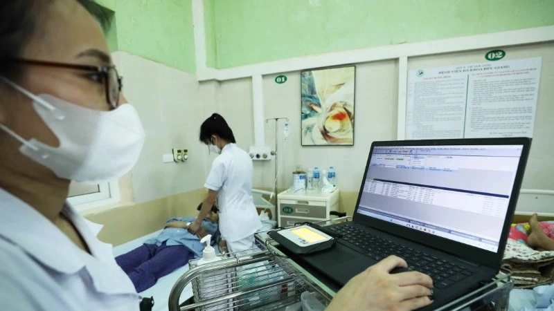 Bộ Y tế yêu cầu gấp rút hoàn thành hồ sơ bệnh án điện tử trong tháng 9-2025