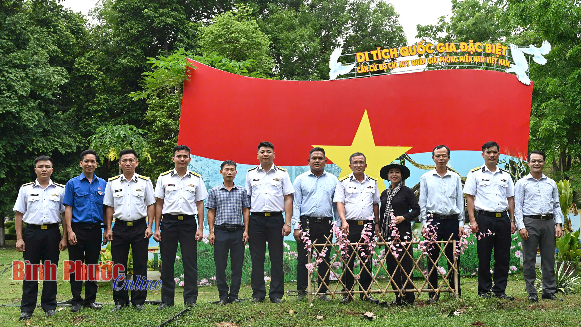 Chuyến về nguồn ý nghĩa của đoàn công tác Bộ Tư lệnh Vùng 4 Hải quân