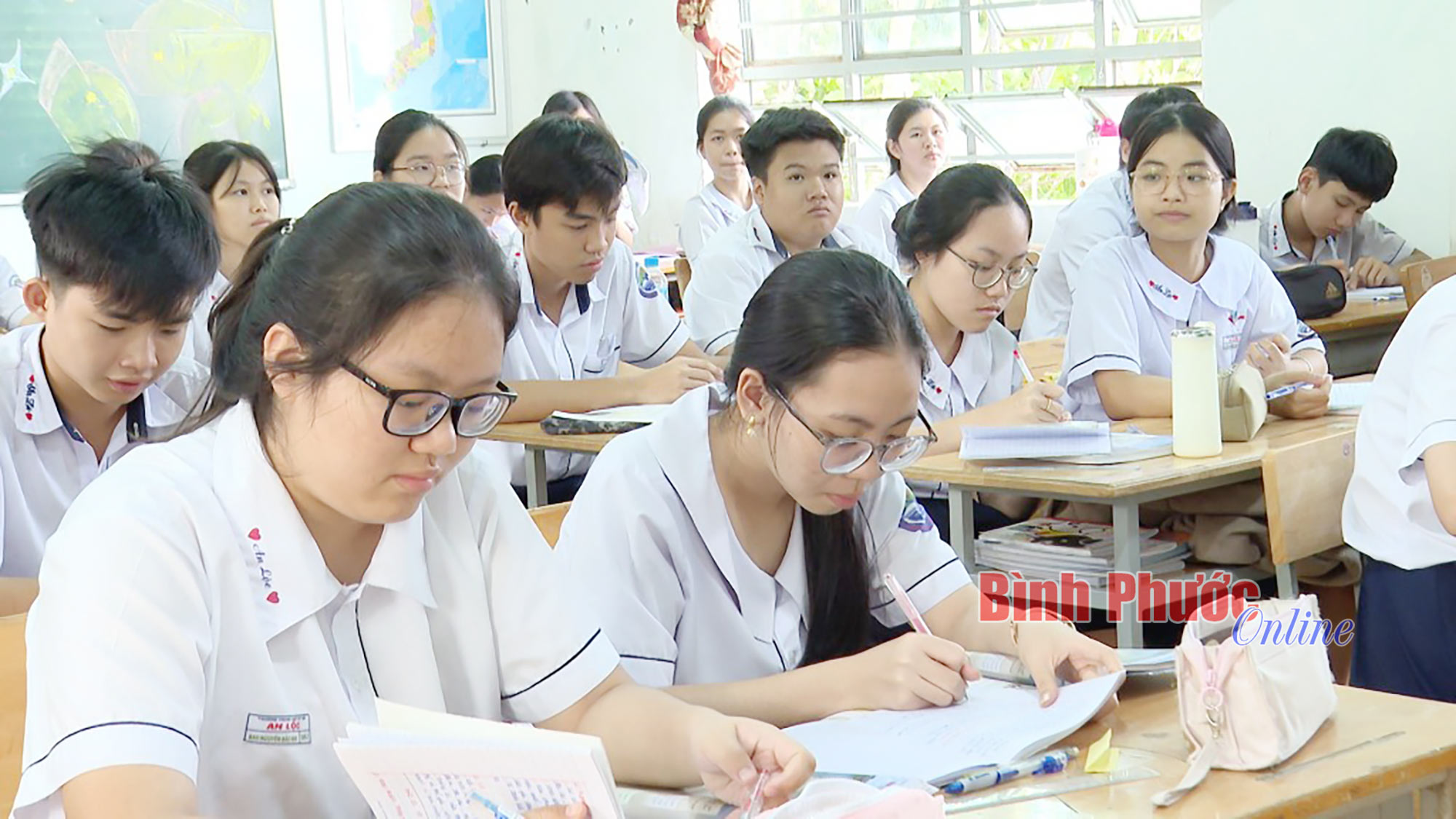 Gia tăng tật khúc xạ ở học sinh