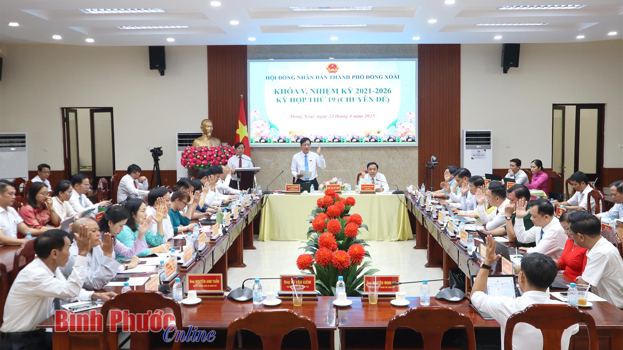 HĐND cấp huyện thông qua nghị quyết sắp xếp đơn vị hành chính