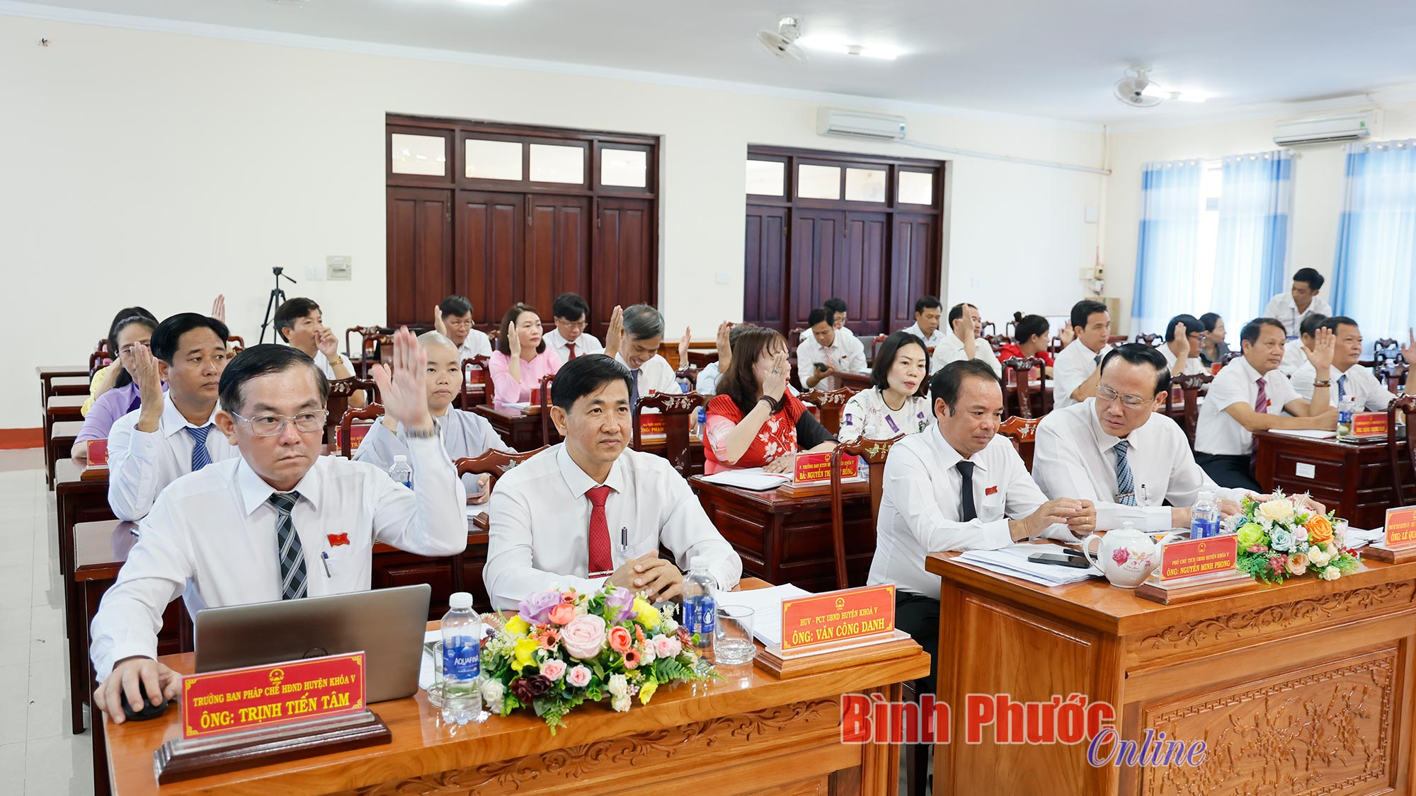 HĐND huyện Bù Đốp, Bù Đăng, Lộc Ninh thông qua nghị quyết sắp xếp đơn vị hành chính các cấp