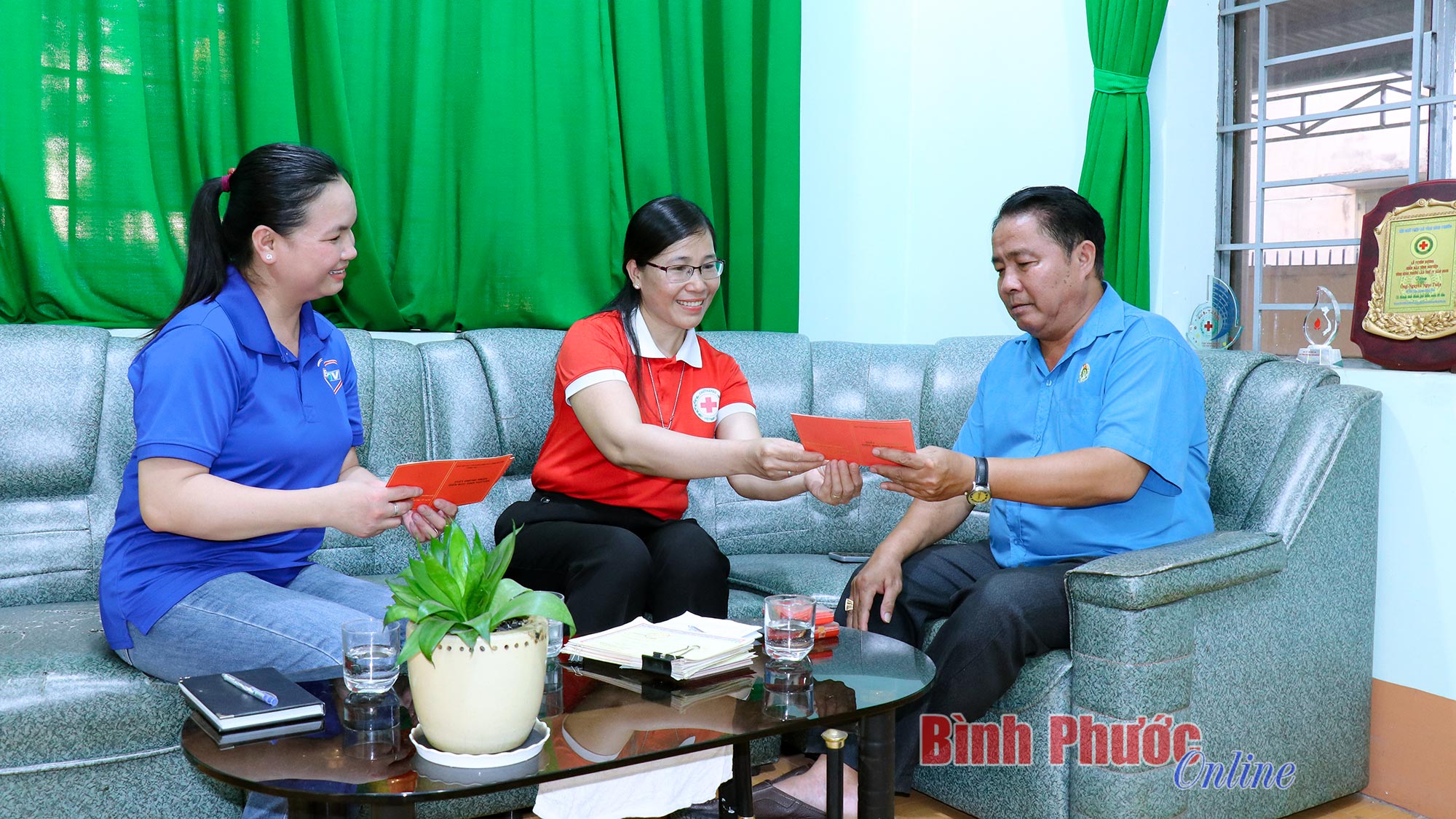 Lan tỏa nghĩa cử cao đẹp hiến máu tình nguyện