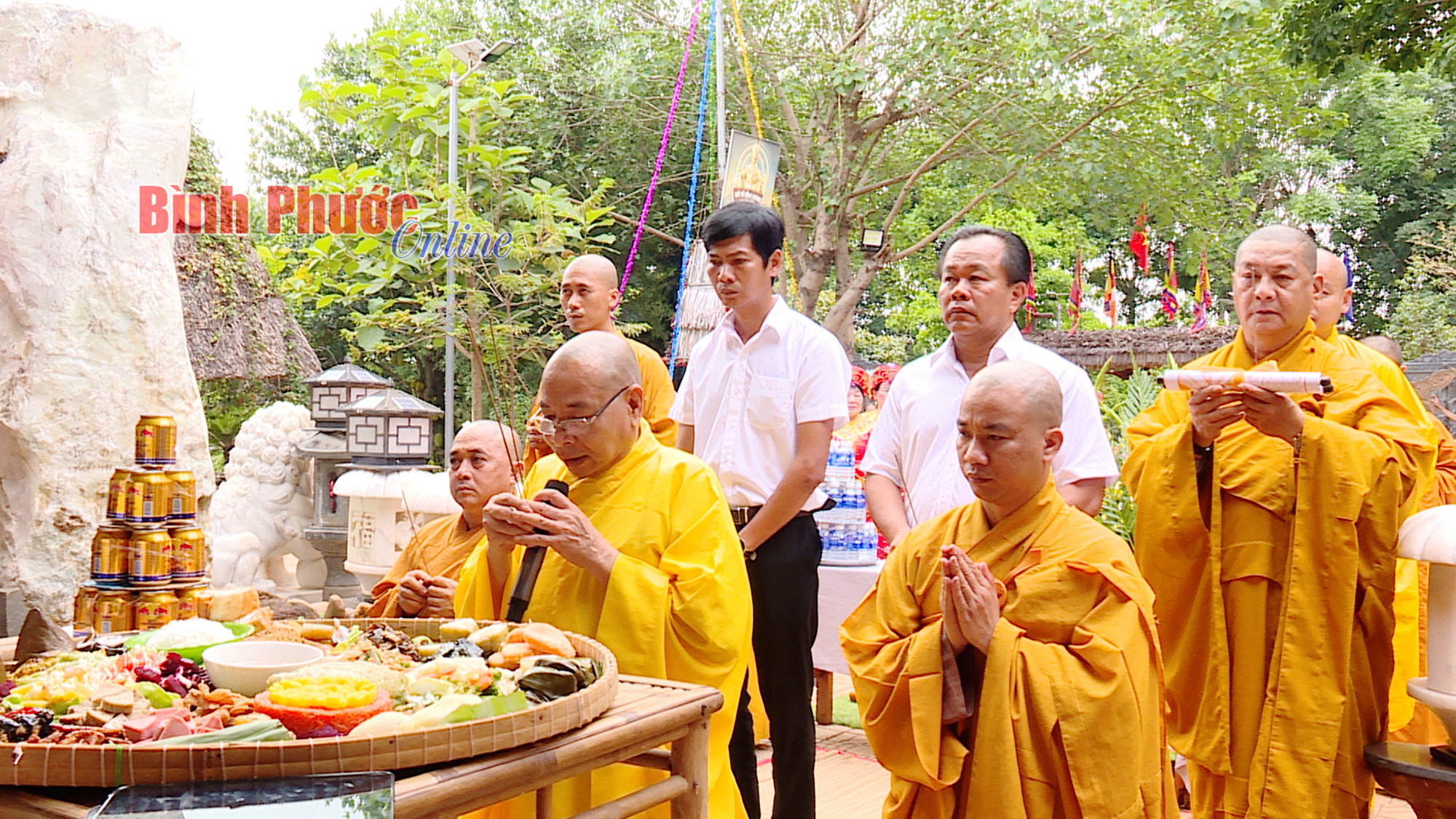 Một lòng hướng về đất Tổ