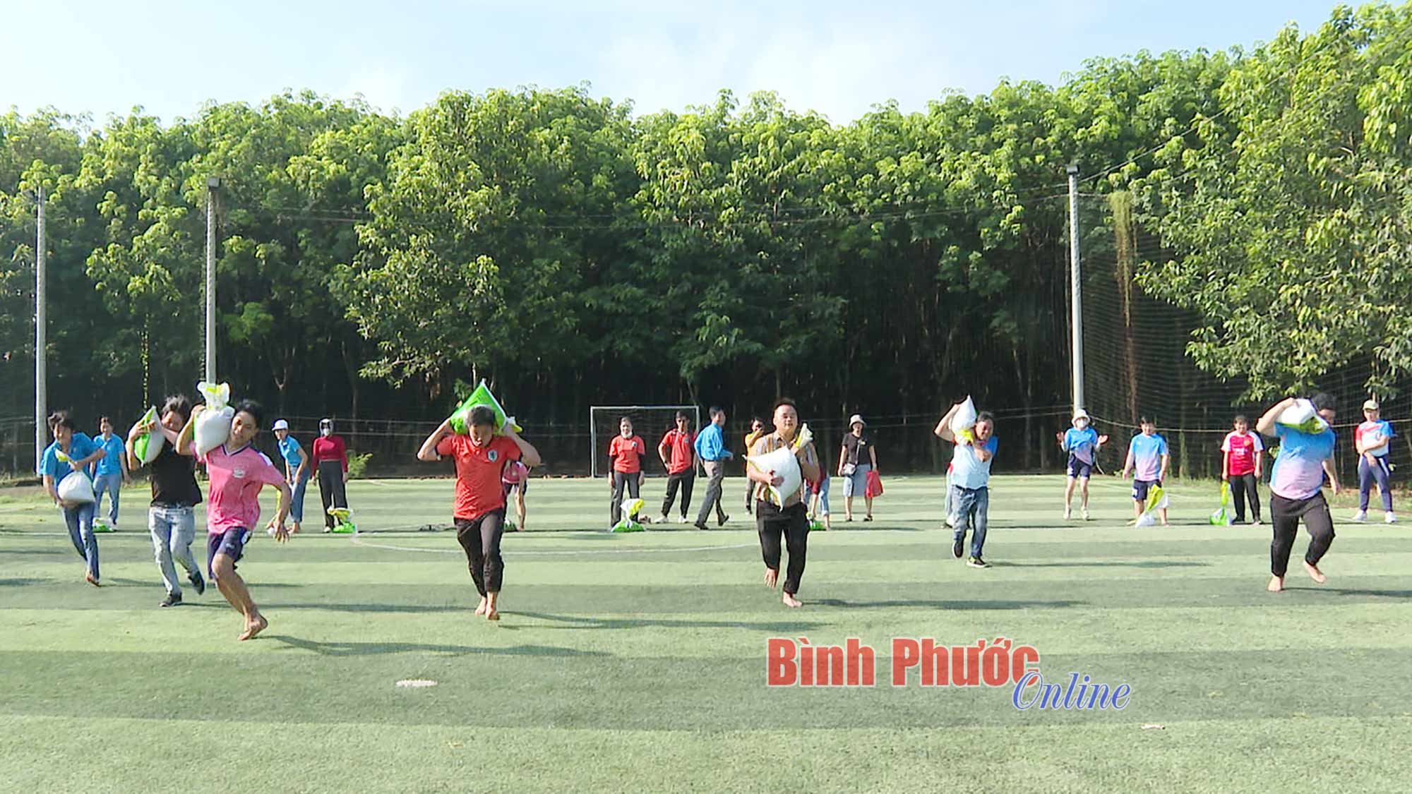 Sôi nổi hội thao công nhân khu công nghiệp Đồng Xoài, Đồng Phú