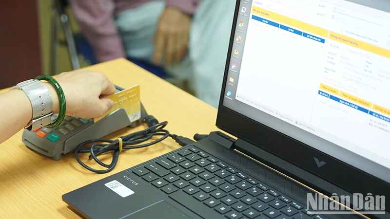 Thủ tướng chỉ đạo chi trả lương hưu tháng 5 sớm