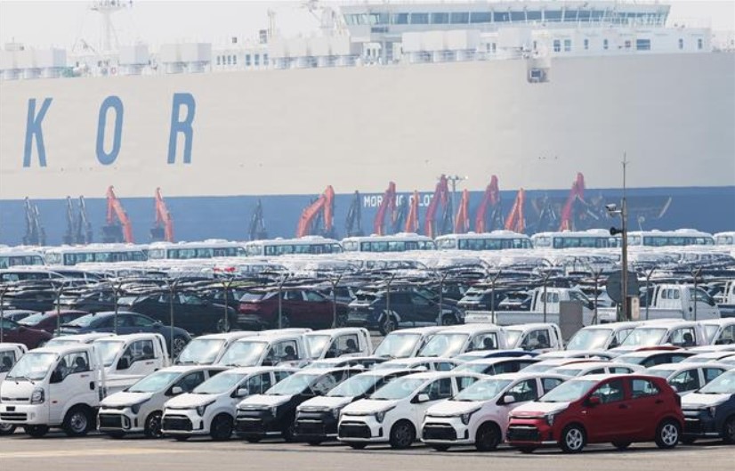 Tổng thống Mỹ cân nhắc tạm ngừng áp thuế ô tô