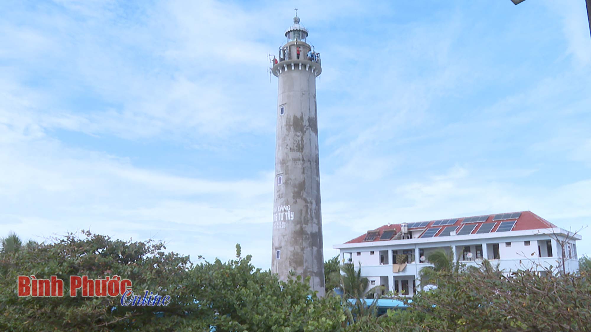 Trường Sa vững vàng giữa biển Đông