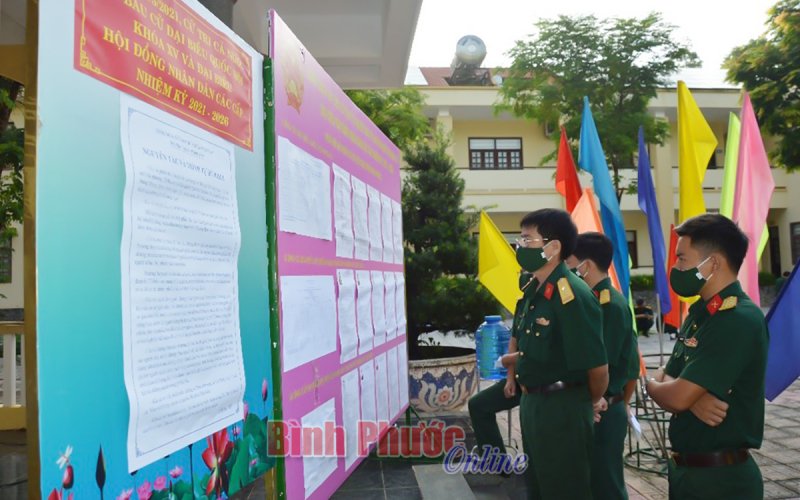 100% cử tri lực lượng vũ trang tỉnh tham gia bầu cử
