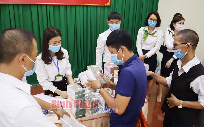 5 hộ đầu tiên của dự án khu du lịch Hồ Suối Cam giai đoạn 2 nhận hơn 18 tỷ đồng tiền bồi thường