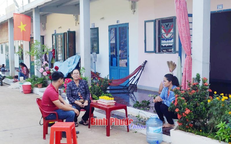 Ấm &aacute;p Ph&uacute; Lạc