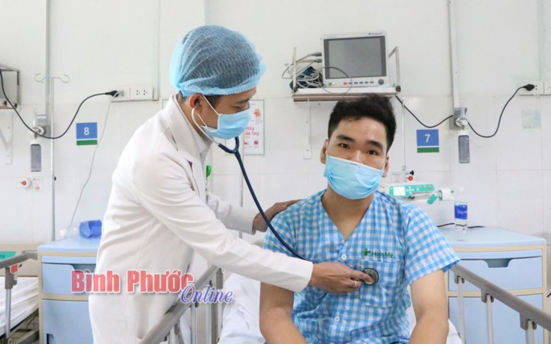 Bệnh viện Hoàn Mỹ Bình Phước cấp cứu kịp thời thanh niên bị ngộ độc do ăn ve sầu