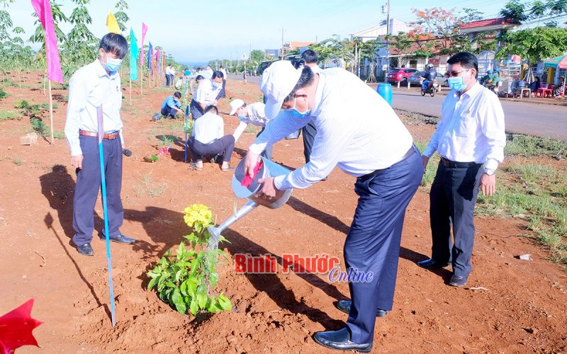 Bình Phước phát động “Trồng cây đời đời nhớ ơn Bác Hồ” năm 2021