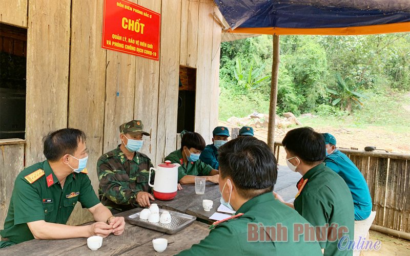 Bộ CHQS tỉnh kiểm tra phòng chống dịch trên tuyến biên giới Bù Gia Mập