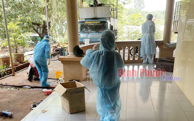 Bù Đăng: Khẩn trương truy vết, lấy mẫu xét nghiệm các trường hợp liên quan ca dương tính Covid-19