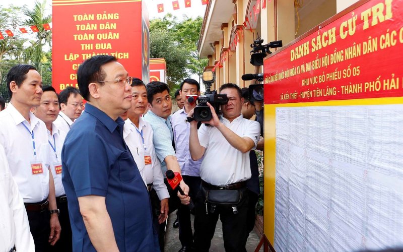 Chọn cán bộ ‘tài đức vẹn tròn’: Cần lá phiếu tín nhiệm từ lòng dân!