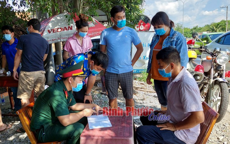 Chốt kiểm soát quốc lộ 13: Đã có 205 người được lấy mẫu xét nghiệm Sars-Cov-2