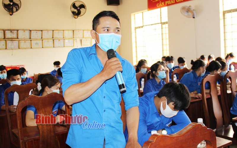 Cử tri tuổi 18 háo hức thực hiện quyền thiêng liêng