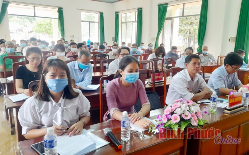 Cử tri xã Tân Phước đánh giá cao chương trình hành động của người ứng cử