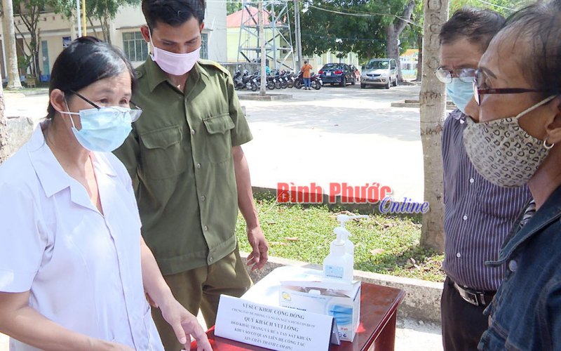 Cử tri xã Tân Thành đánh giá cao chương trình hành động của người ứng cử