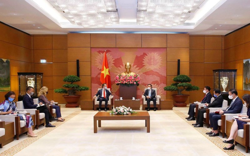 Đề nghị EU giúp Việt Nam tiếp cận nguồn vaccine phòng COVID-19