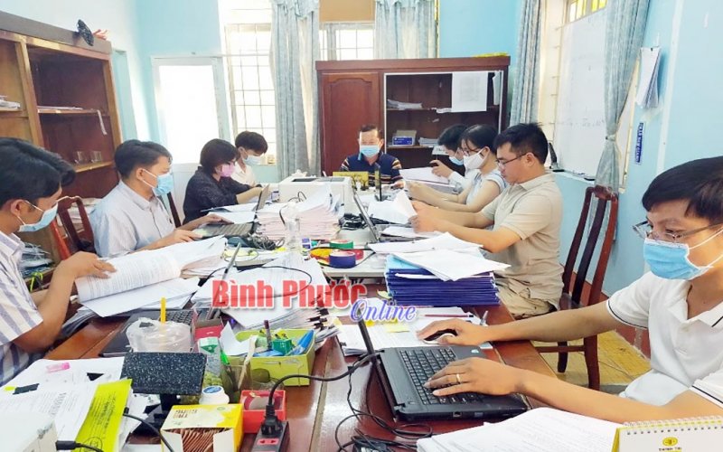 Đồng Phú khắc phục tình trạng hồ sơ trễ hạn