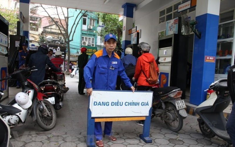 Giá xăng, dầu trong nước giữ ổn định sau khi áp dụng quỹ bình ổn