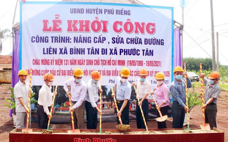 Khởi công nâng cấp, mở rộng tuyến đường liên xã Bình Tân - Phước Tân