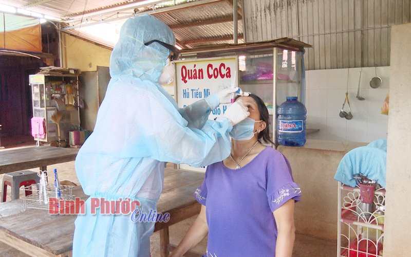 Lộc Ninh lấy mẫu xét nghiệm 7 trường hợp liên quan bệnh nhân 3141, 3491