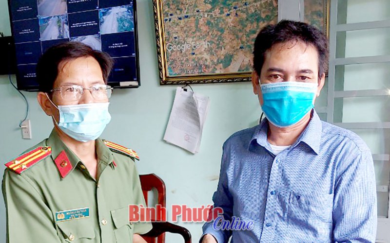 Nhặt được tài sản trả cho người đánh rơi