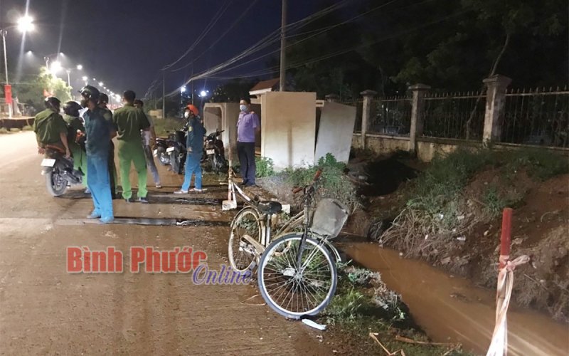 Phát hiện thi thể người phụ nữ dưới mương nước 