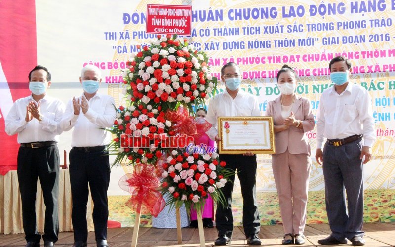 Phước Long được tặng thưởng Huân chương Lao động hạng Ba trong xây dựng nông thôn mới