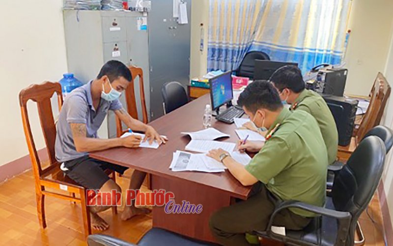 Triệu tập thanh niên tung tin sai sự thật về Covid-19