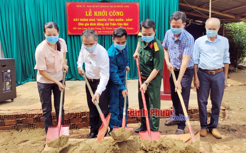 Xây dựng “Nhà nghĩa tình quân - dân” cho gia đình anh Nguyễn Văn Núi