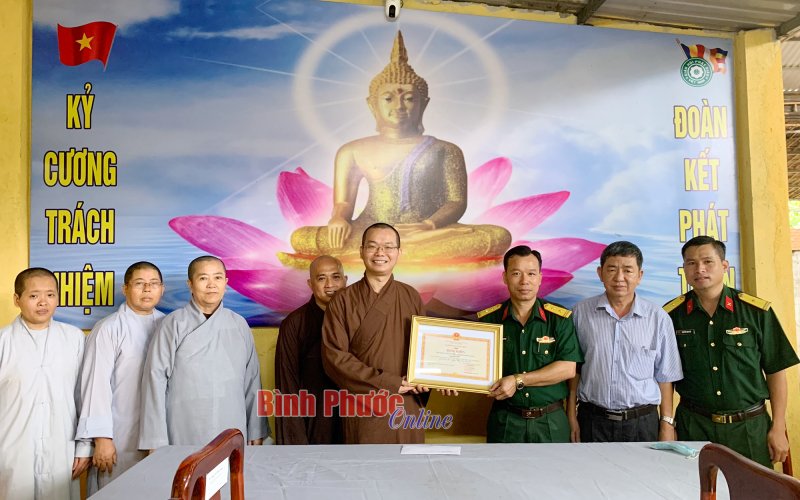 Ban trị sự Giáo hội Phật giáo huyện Bù Đăng được tặng bằng khen của Bộ Quốc phòng