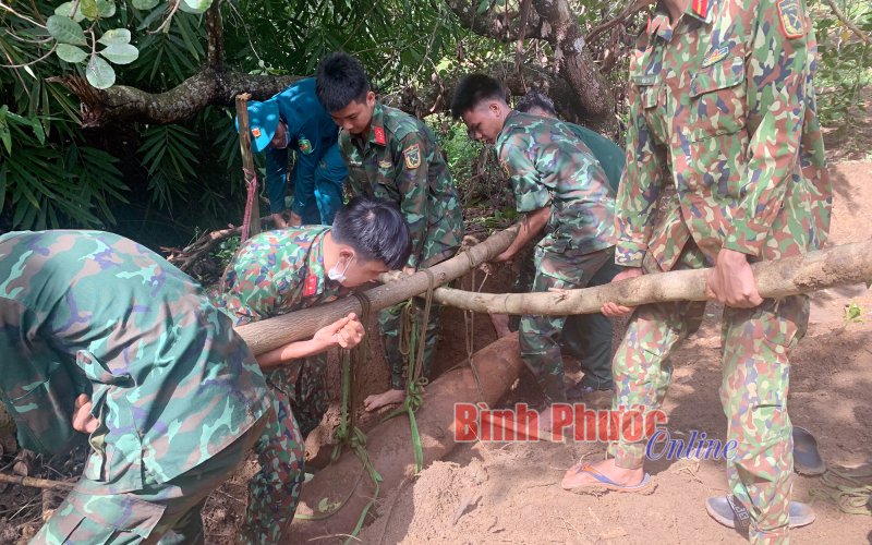 Bình Phước: Di dời thành công quả bom nặng 350kg về nơi an toàn