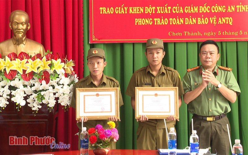 Bình Phước: Khen thưởng đột xuất các cá nhân xuất sắc trong phong trào bảo vệ an ninh Tổ quốc