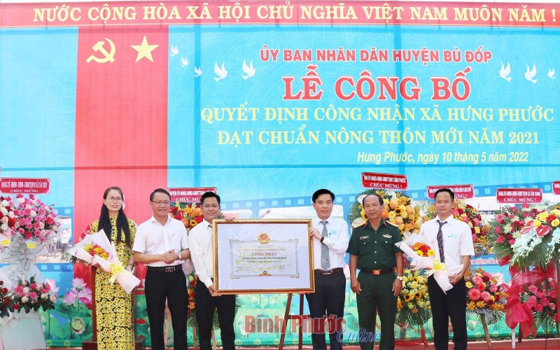 Bù Đốp công bố quyết định xã Hưng Phước đạt chuẩn nông thôn mới