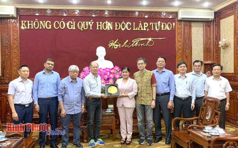 Chủ tịch UBND tỉnh Trần Tuệ Hiền tiếp lãnh đạo Tập đoàn Japfa