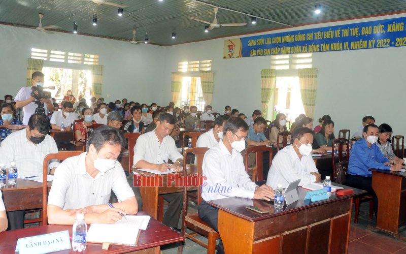 Cử tri Đồng Phú quan tâm đến kiểm soát thị trường bất động sản