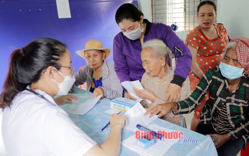 Đồng Xoài: Sôi nổi hoạt động tình nguyện 