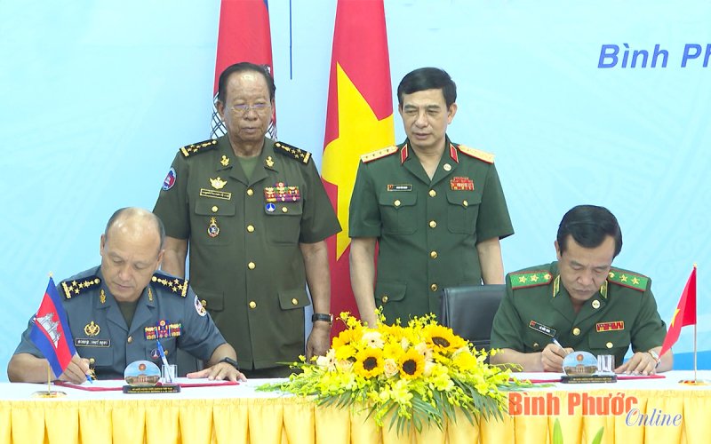 Hội đàm giữa Bộ Quốc phòng Việt Nam và Bộ Quốc phòng Campuchia