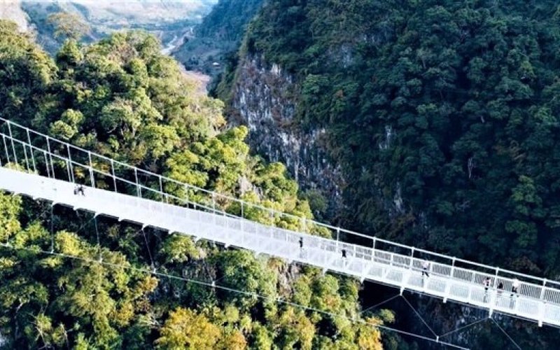 Kh&aacute;nh th&agrave;nh cầu k&iacute;nh Bạch Long - cầu đ&aacute;y k&iacute;nh d&agrave;i nhất thế giới