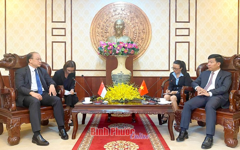 Lãnh đạo tỉnh Bình Phước tiếp Tổng Lãnh sự Singapore