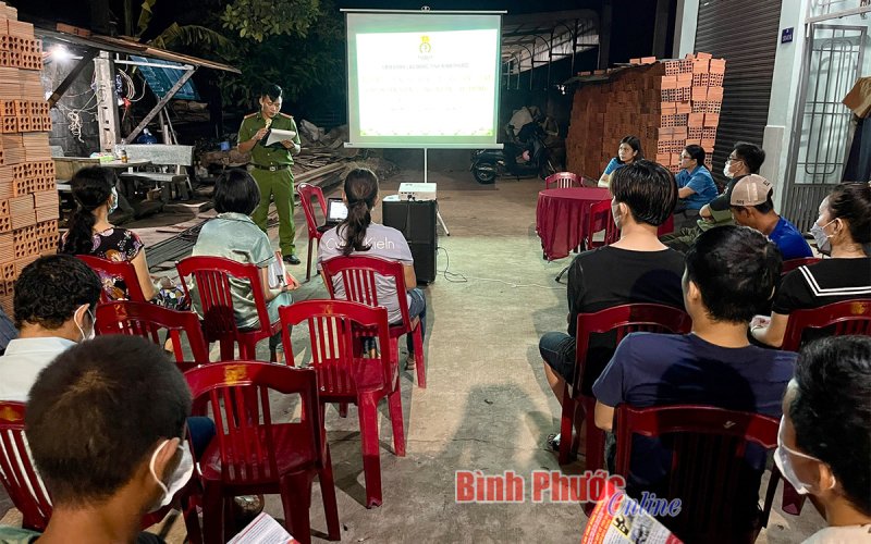 Liên đoàn Lao động tỉnh tuyên truyền, phổ biến giáo dục pháp luật cho công nhân