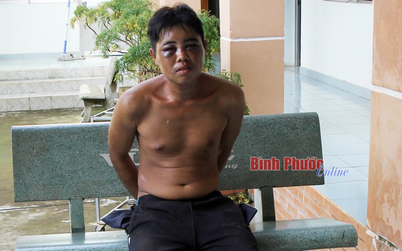 Ngăn chặn một thanh niên “ngáo đá” hủy hoại tài sản